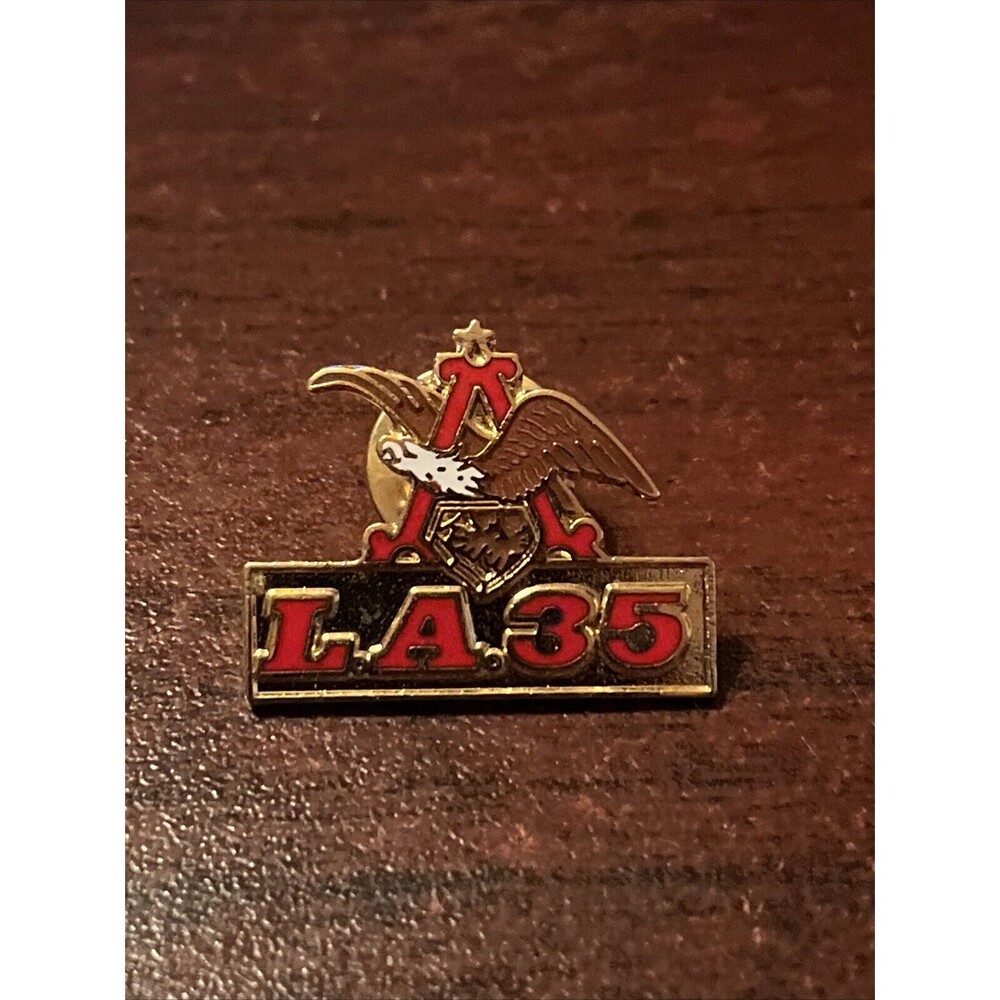Anheuser Busch Beer Budweiser Eagle LA‎ 35 Lapel Hat Pin